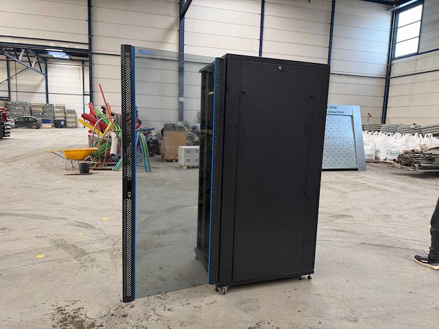 Serverkast - afbeelding 9 van  12