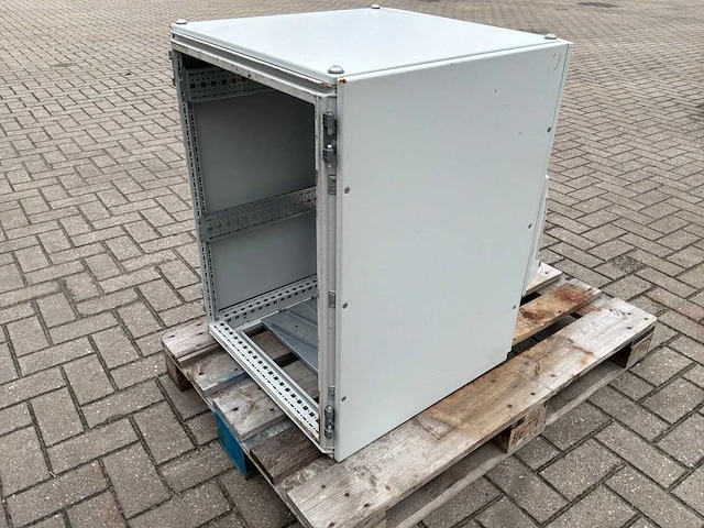 Serverkast - afbeelding 4 van  4