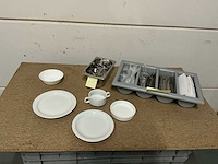 Servies en bestek - afbeelding 1 van  8