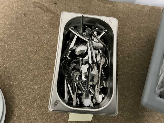 Servies en bestek - afbeelding 8 van  8