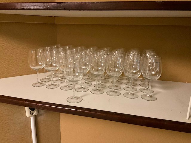 Servies, glaswerk en bestek (30x) - afbeelding 1 van  4