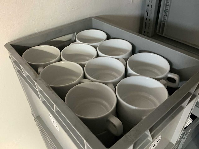 Servies, glaswerk en bestek zeer grote partij - afbeelding 3 van  38