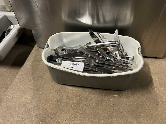 Servies, glaswerk en bestek - afbeelding 1 van  2