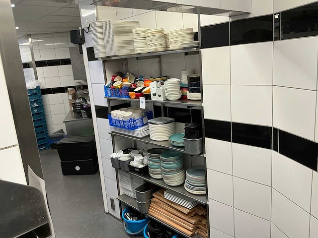 Servies - afbeelding 1 van  10