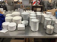 Servies - afbeelding 1 van  7