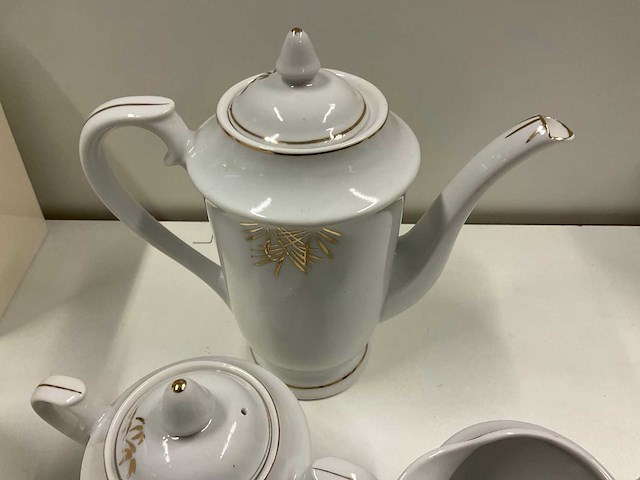 Servies - afbeelding 1 van  4