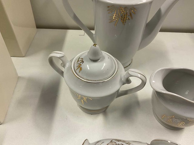 Servies - afbeelding 2 van  4