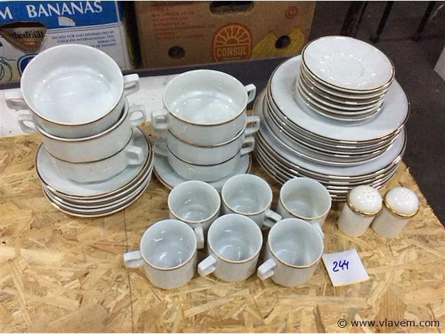Servies - afbeelding 1 van  4