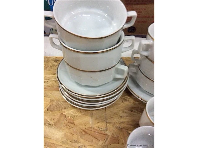 Servies - afbeelding 2 van  4