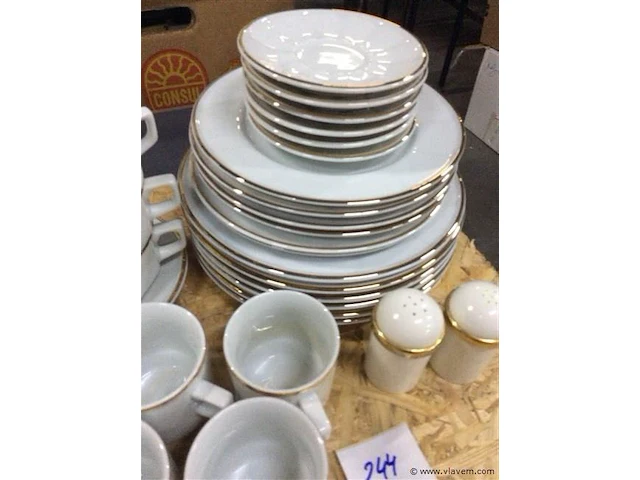 Servies - afbeelding 3 van  4