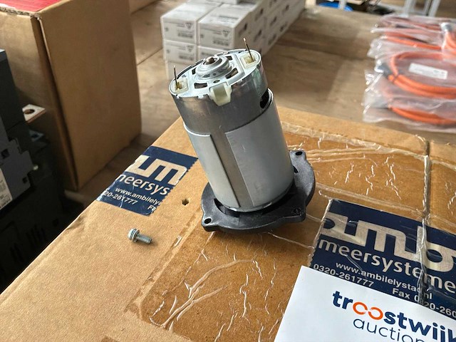Servomotor - afbeelding 1 van  1