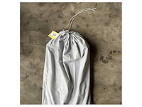 Sessa marine fly40 front window black mesh sun cover - 048115g - afbeelding 3 van  4