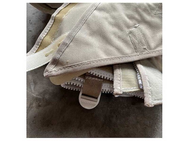 Sessa marine iscamorada s32 beige canvas cockpit cover - 049545 - afbeelding 2 van  5