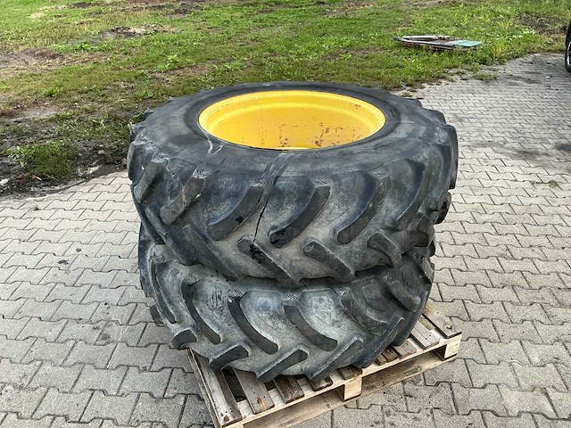 Set 2x john deere 28" tractorwielen met galaxy agri-star 420/85 r28 banden - afbeelding 1 van  9