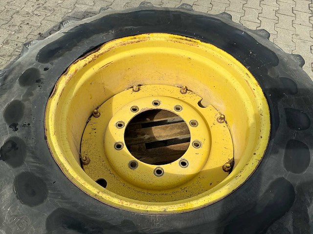 Set 2x john deere 28" tractorwielen met galaxy agri-star 420/85 r28 banden - afbeelding 7 van  9
