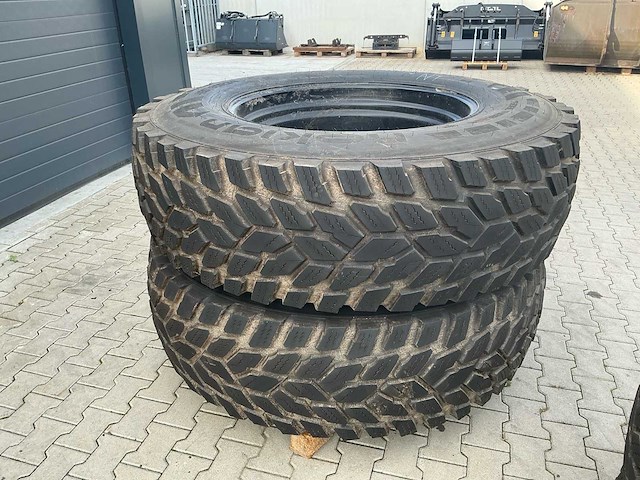 Set 4 nokian hakkapeliitta tri tractorbanden met stalen velgen – 480/80 r34 + 400/80 r24 - afbeelding 16 van  20