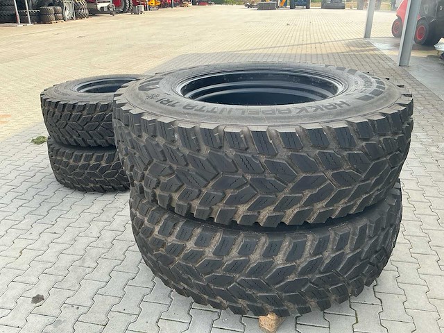 Set 4 nokian hakkapeliitta tri tractorbanden met stalen velgen – 480/80 r34 + 400/80 r24 - afbeelding 19 van  20