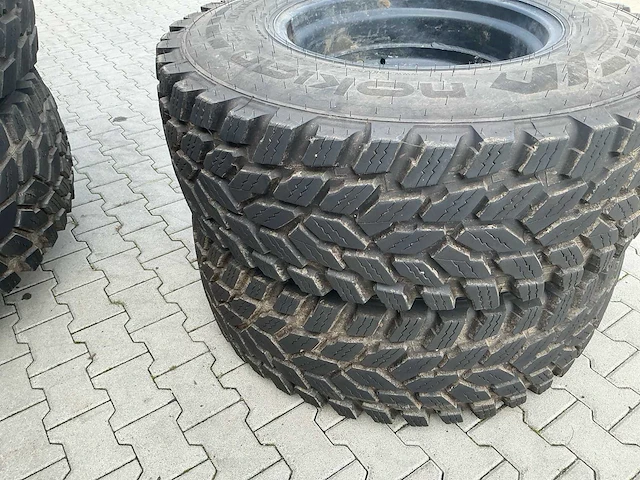 Set 4 nokian hakkapeliitta tri tractorbanden met stalen velgen – 480/80 r34 + 400/80 r24 - afbeelding 16 van  20