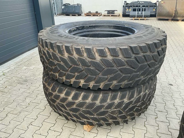 Set 4 nokian hakkapeliitta tri tractorbanden met stalen velgen – 480/80 r34 + 400/80 r24 - afbeelding 5 van  20