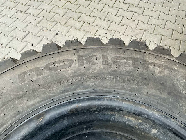 Set 4 nokian hakkapeliitta tri tractorbanden met stalen velgen – 480/80 r34 + 400/80 r24 - afbeelding 4 van  20