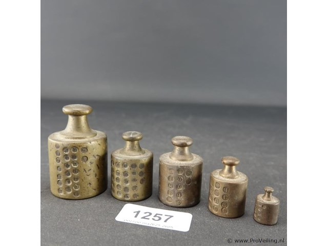 Set antieke geijkte bronzen gewichten - afbeelding 1 van  5
