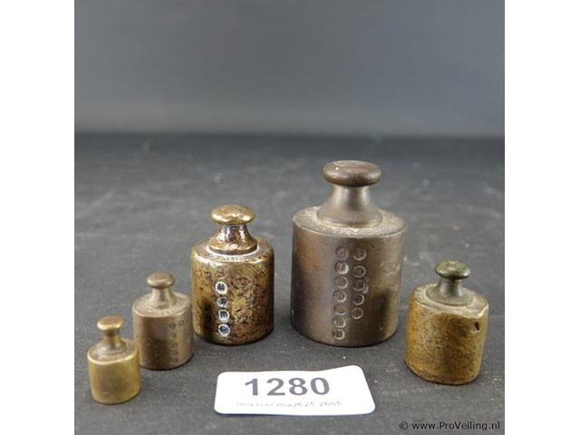 Set antieke geijkte bronzen gewichten - afbeelding 1 van  5