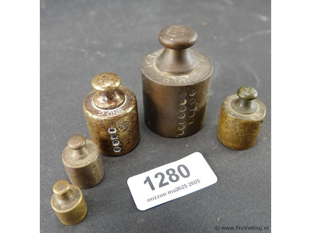 Set antieke geijkte bronzen gewichten - afbeelding 2 van  5