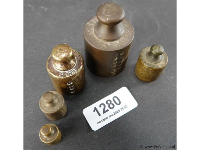Set antieke geijkte bronzen gewichten - afbeelding 3 van  5