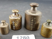 Set antieke geijkte bronzen gewichten - afbeelding 4 van  5