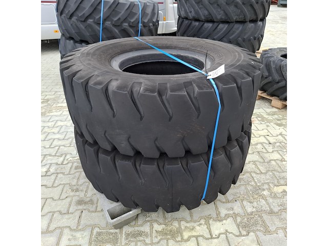 Set banden, nokian, hts, zwart - afbeelding 1 van  6