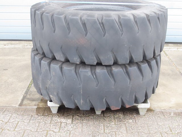 Set banden, nokian, hts, zwart - afbeelding 2 van  6