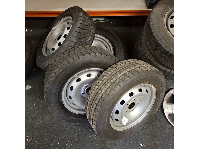 Set banden op stalen velg good year - afbeelding 2 van  5