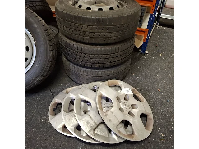 Set banden op stalen velg good year - afbeelding 5 van  5