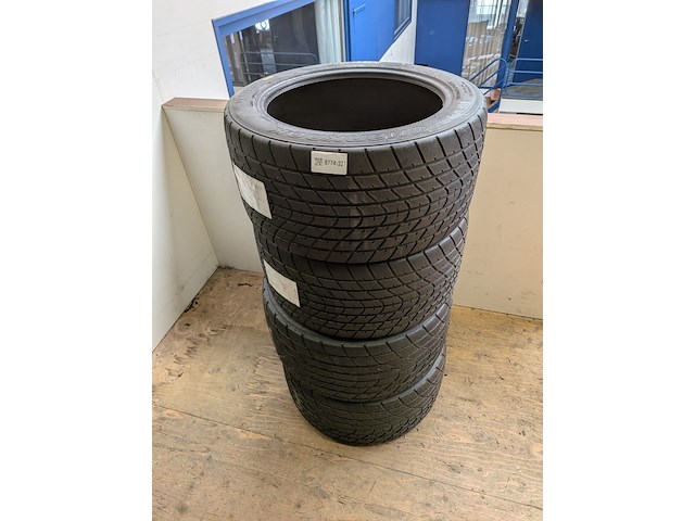 Set banden t.b.v. porsche 992 - afbeelding 2 van  8