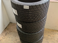 Set banden t.b.v. porsche 992 - afbeelding 2 van  8
