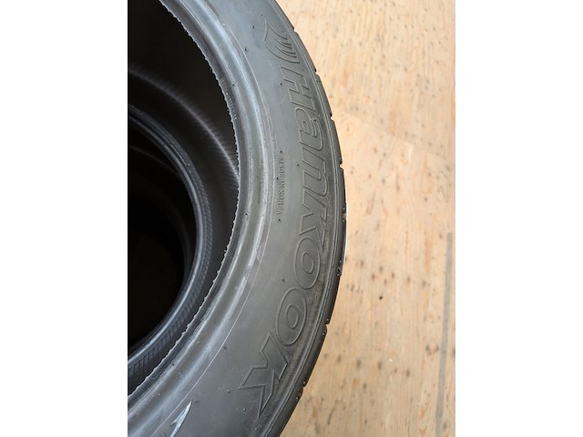 Set banden t.b.v. porsche 992 - afbeelding 4 van  8