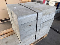 Set betonnen ballastblokken / contragewichten voor masten, displays of tijdelijke constructies (38x) - afbeelding 2 van  3