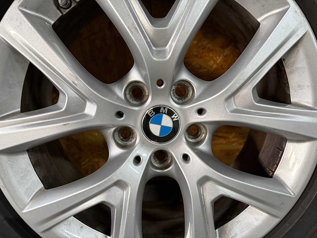 Set bmw aluminium velgen met winterbanden - afbeelding 3 van  4
