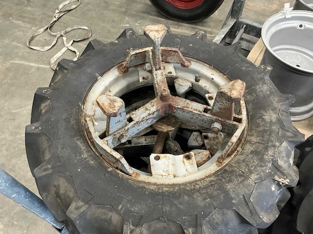 Set firestone dubbelucht band en velg voor ferrari tractor 6,50-16 (8x) - afbeelding 2 van  12