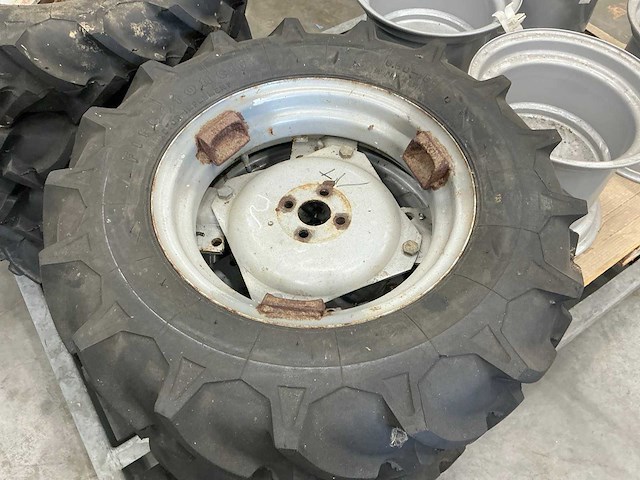 Set firestone dubbelucht band en velg voor ferrari tractor 6,50-16 (8x) - afbeelding 8 van  12
