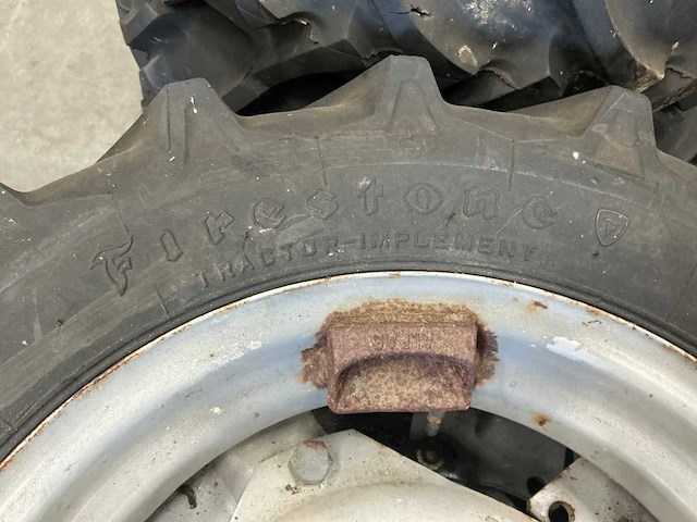Set firestone dubbelucht band en velg voor ferrari tractor 6,50-16 (8x) - afbeelding 9 van  12