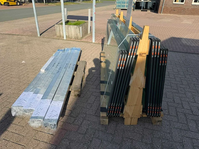 Set glaspanelen - 90, 82 & 78cm x 245cm helder (8x3) - afbeelding 7 van  11