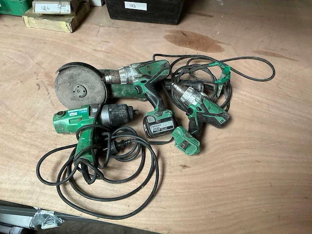 Set hitachi gereedschap - afbeelding 1 van  9