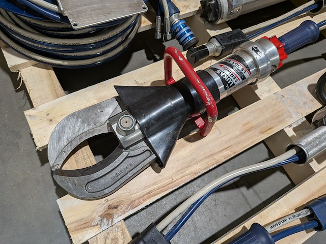 Set hydraulisch redgereedschap, lukas - afbeelding 11 van  14