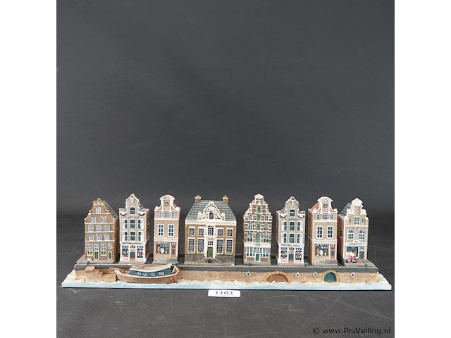 Set is een miniatuur amsterdamse grachtenhuizen - afbeelding 1 van  5