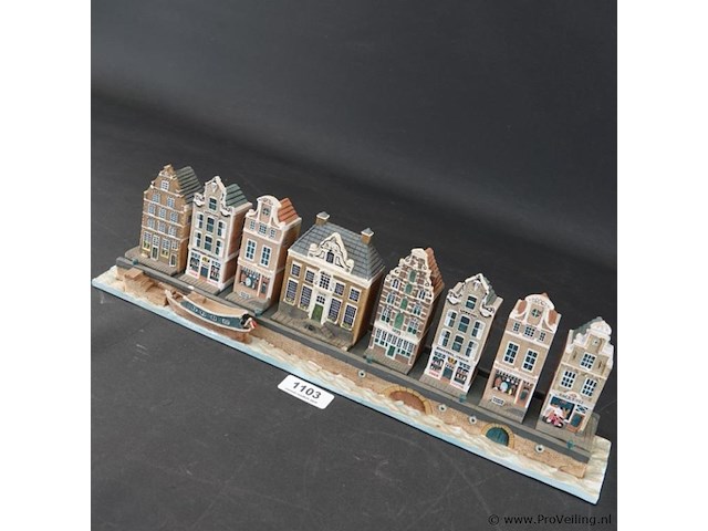 Set is een miniatuur amsterdamse grachtenhuizen - afbeelding 2 van  5