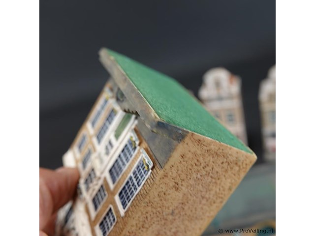Set is een miniatuur amsterdamse grachtenhuizen - afbeelding 5 van  5