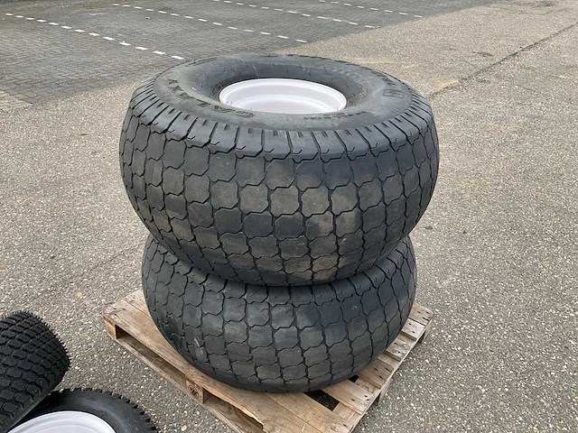 Set landbouw gazonbanden - afbeelding 4 van  15