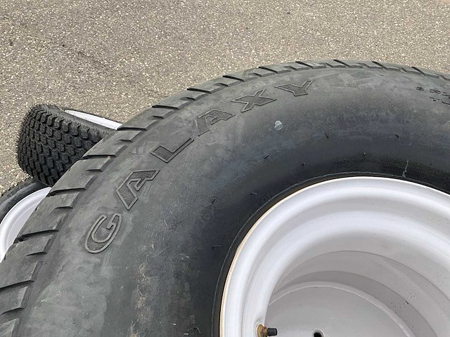 Set landbouw gazonbanden - afbeelding 6 van  15