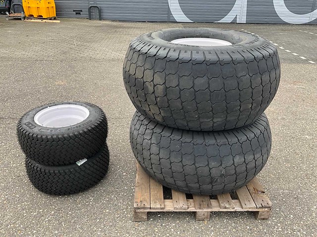 Set landbouw gazonbanden - afbeelding 8 van  15